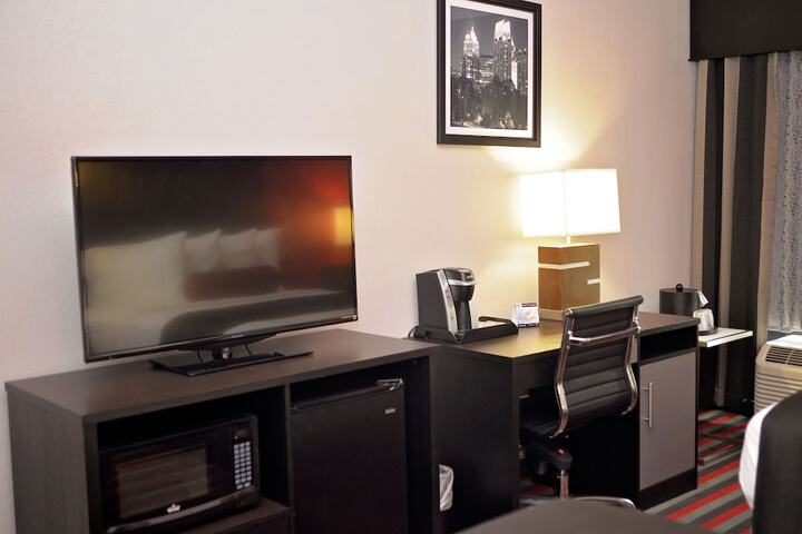 Room 27 of 48