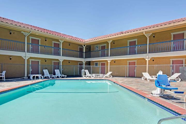 Pool 3 of 15