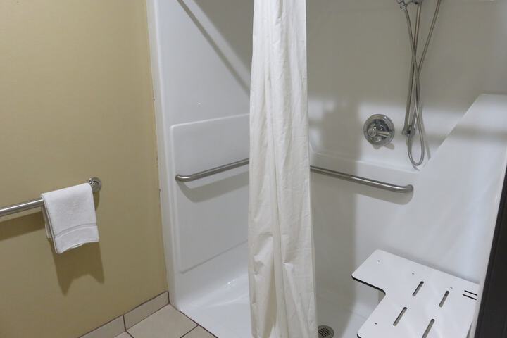 Room 14 of 38