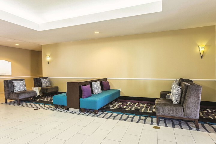 Hotel Interior 10 of 32