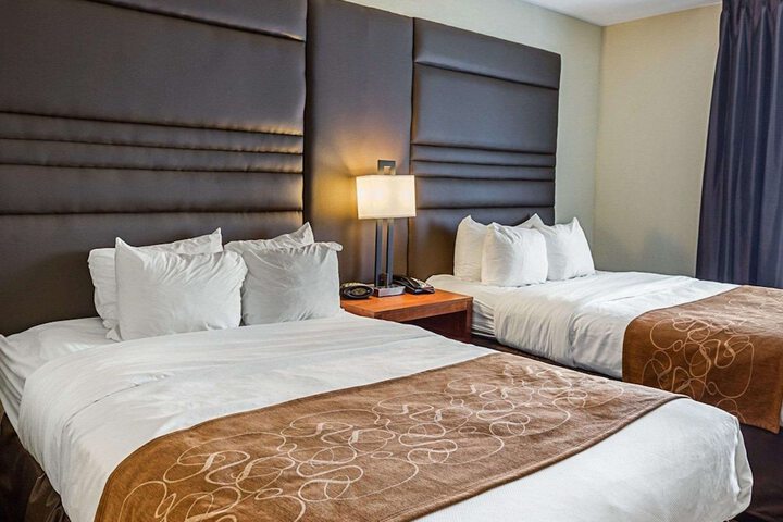 Comfort Suites near Tanger Outlet Mall