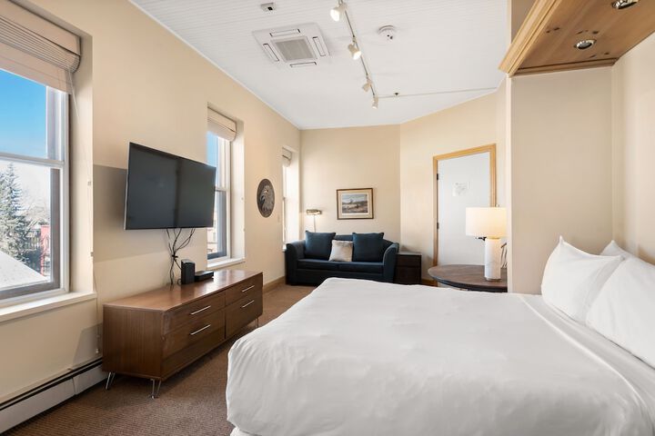 Room 93 of 127