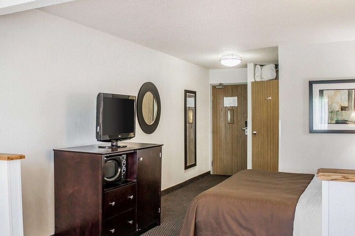 Room 12 of 30