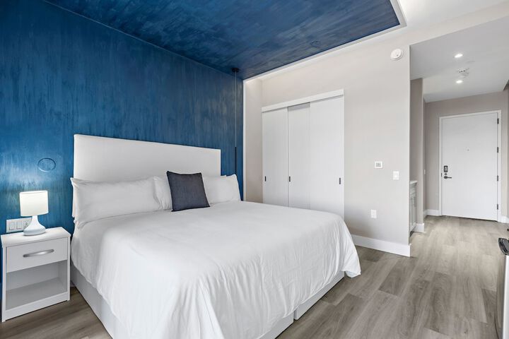 Global Luxury Suites at the Arches