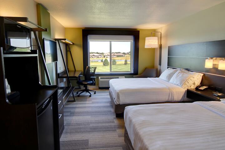 Room 22 of 40