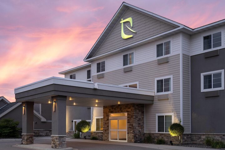 Little Crow Hotel & Conference Trademark by Wyndham