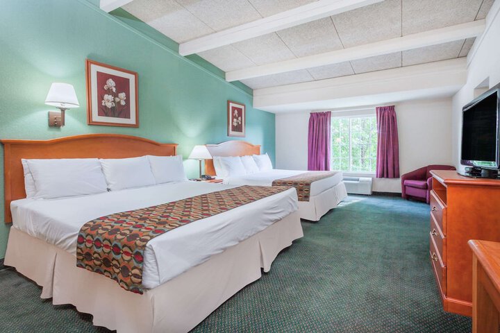 Room 10 of 15