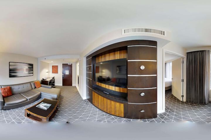 Room 34 of 80