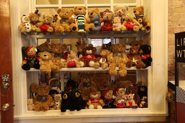 Gift Shop 116 of 129