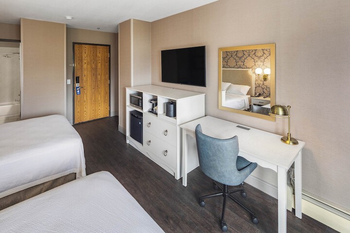 Room 22 of 53