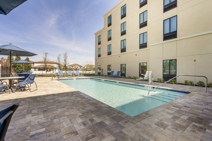 Pool 4 of 39