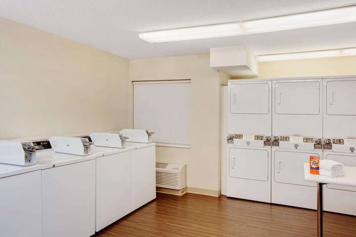 MainStay Suites Chicago Schaumburg