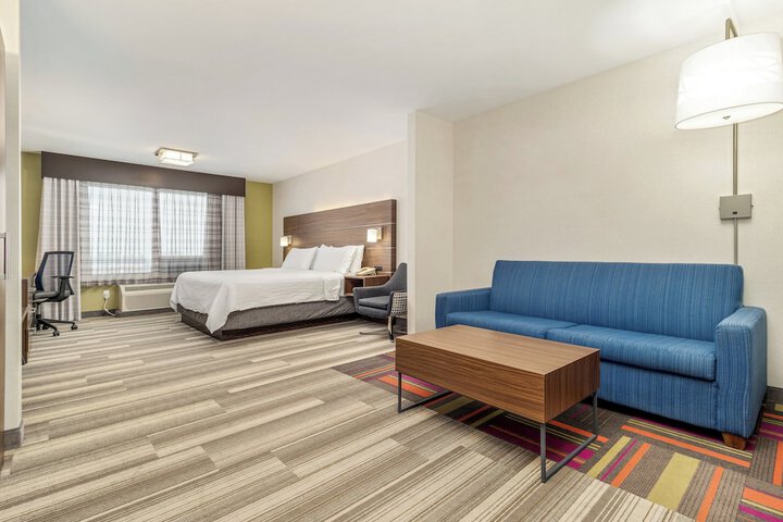 Room 72 of 348