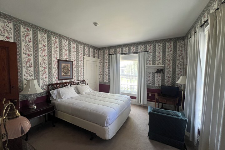 Strawtown Inn & Events