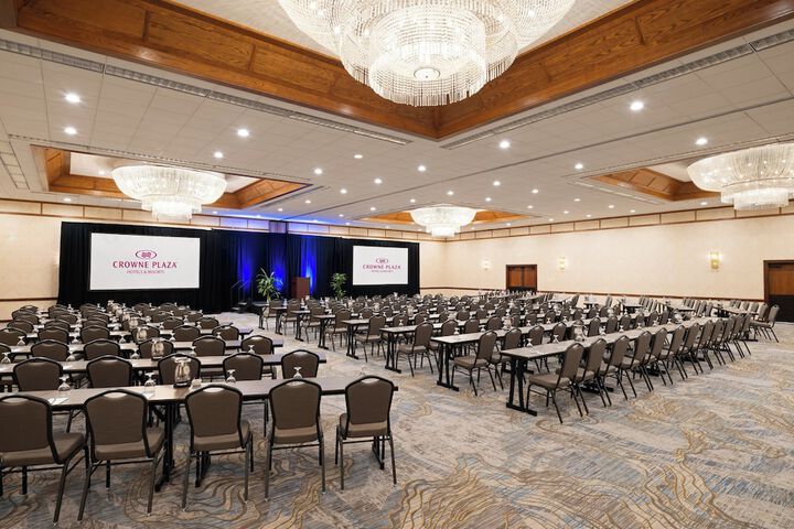 Crowne Plaza Phoenix - Chandler Golf Resort by IHG