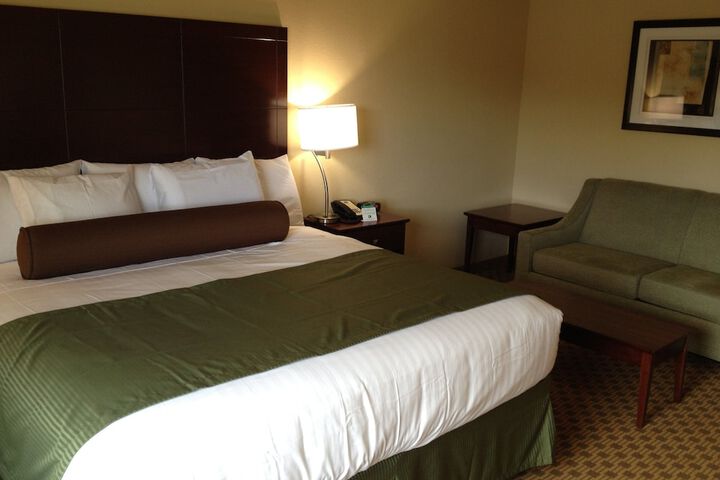 Room 33 of 60