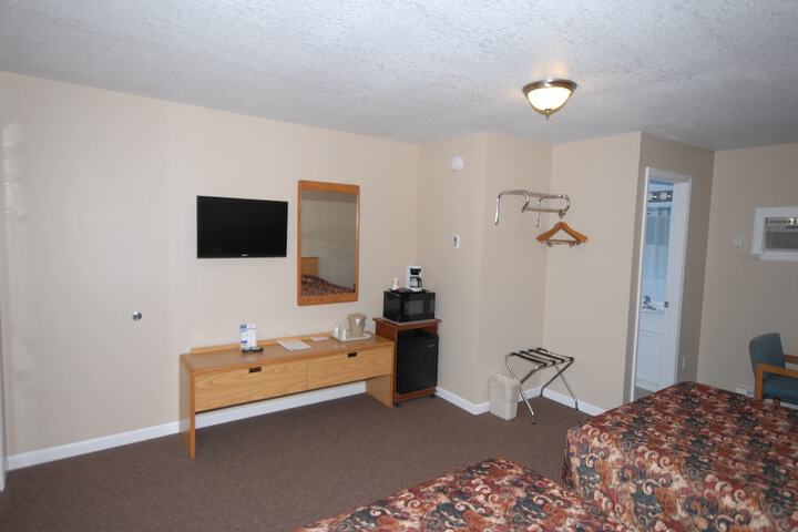 Room 6 of 12