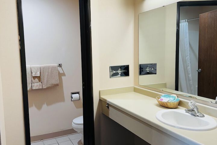 Room 15 of 22