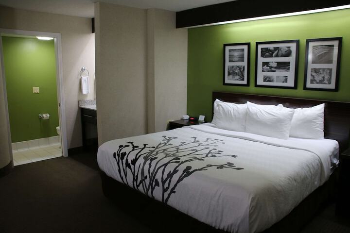 Room 22 of 49
