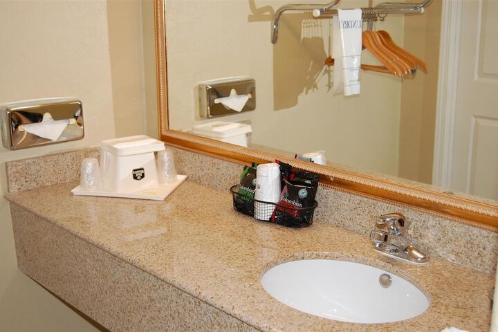 Room 16 of 35