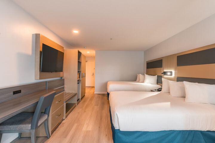 Room 27 of 35