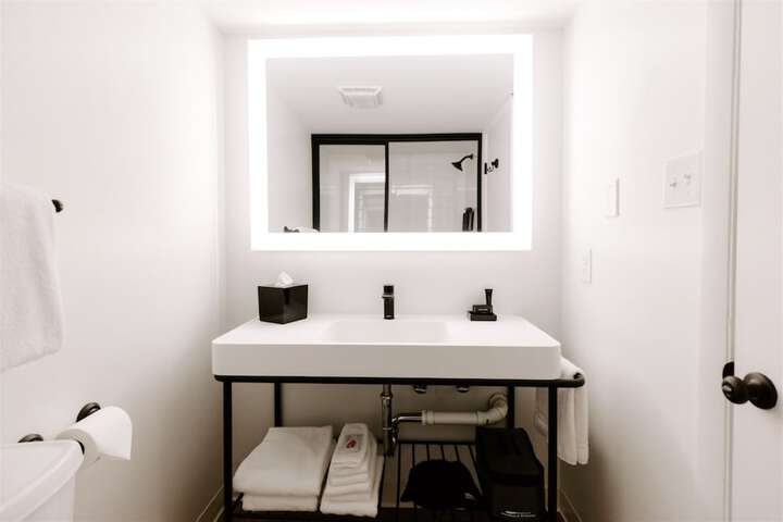 Room 11 of 37