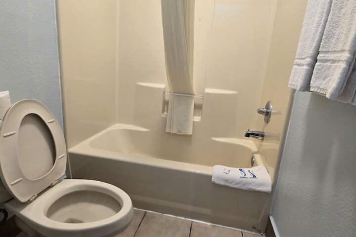 Room 101 of 121