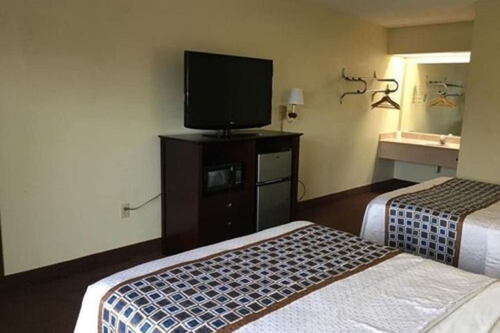 Room 6 of 11