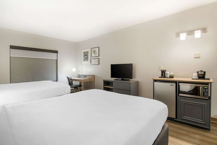 Room 34 of 41