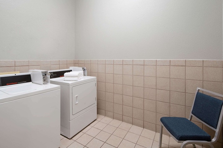 Room 27 of 41