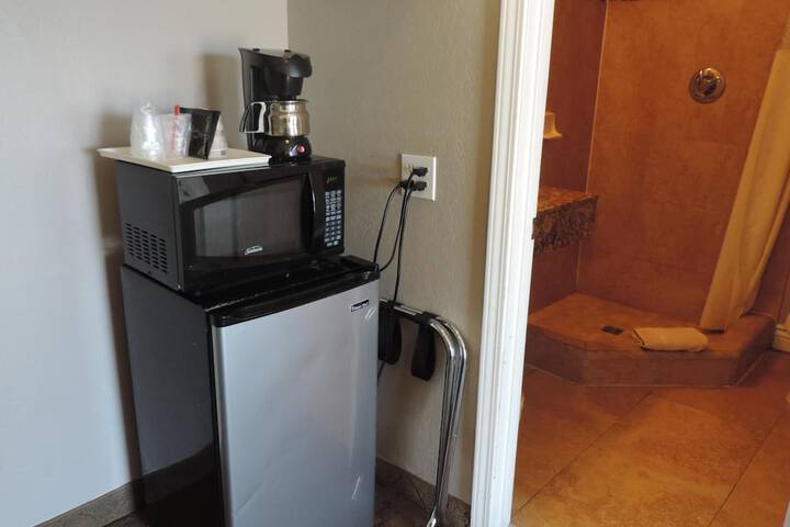Lotus of Lompoc - a Great Hospitality Inn