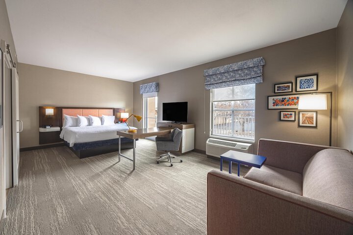Hampton Inn & Suites Logan