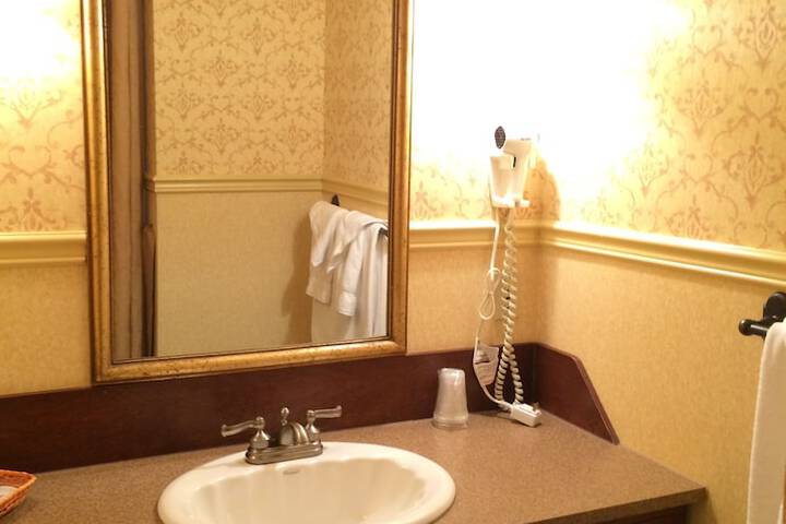 Room 35 of 64