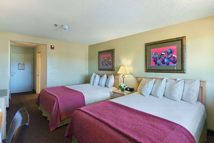 Room 25 of 54