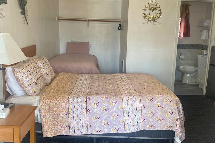 Room 27 of 42