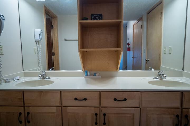Room 35 of 127