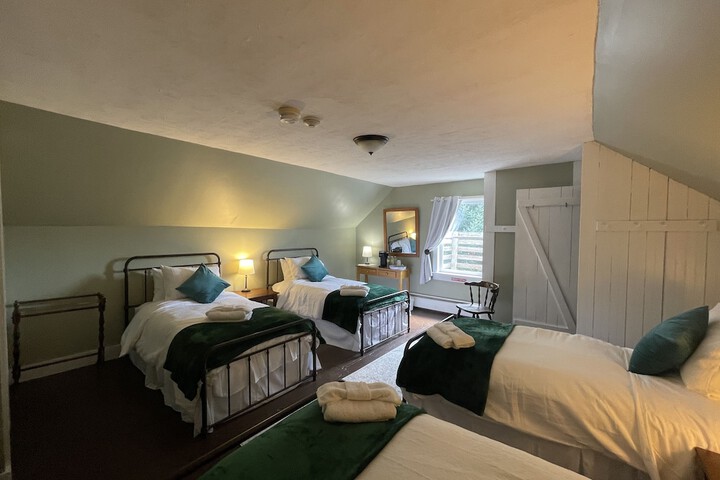Stone Hearth Inn and Eatery