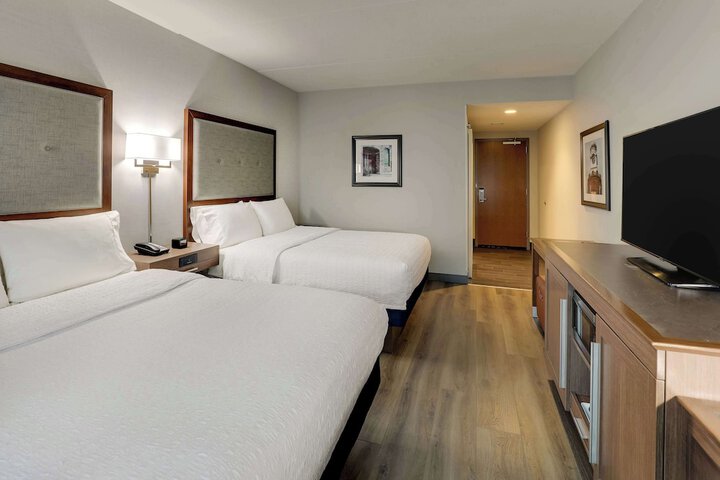 Room 32 of 67