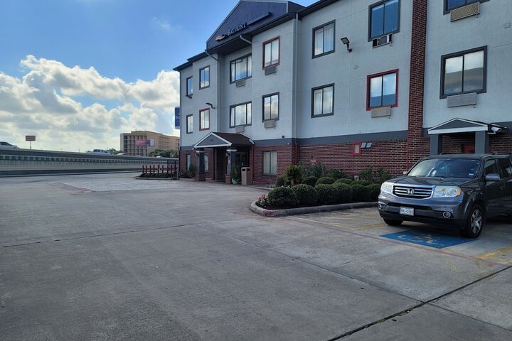 Hotel 8 of 67