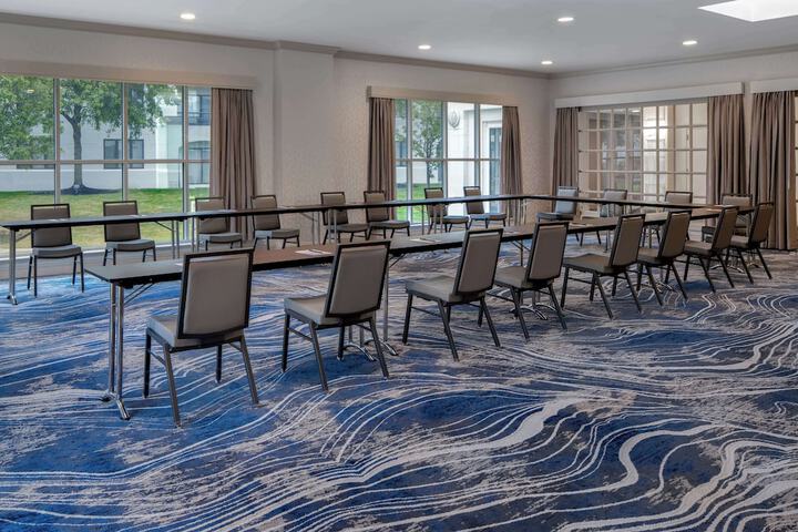DoubleTree Suites by Hilton Hotel Mt. Laurel