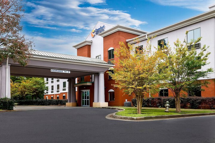 Comfort Inn & Suites Buford near Mall of Georgia