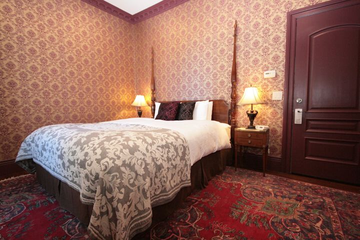 Room 5 of 38
