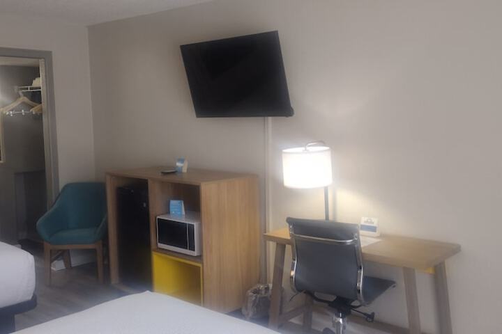 Room 28 of 53