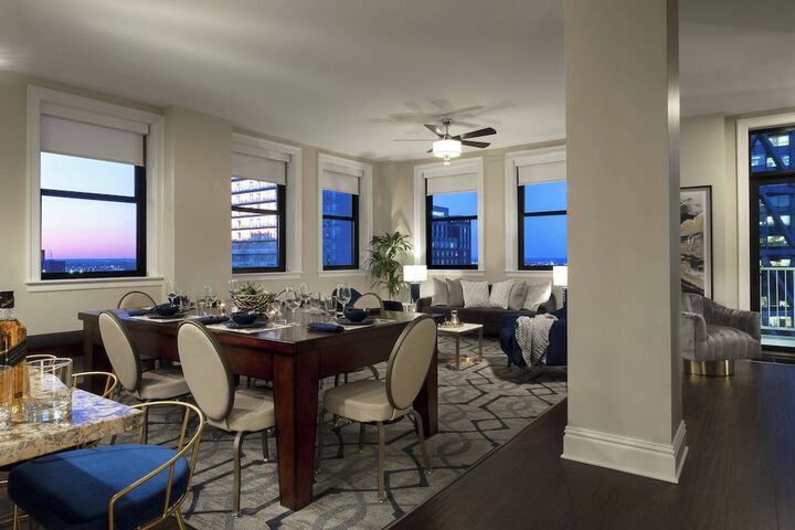 Room 25 of 43