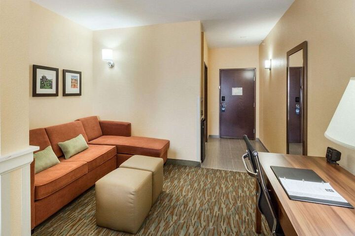Comfort Suites Cotulla near I-35