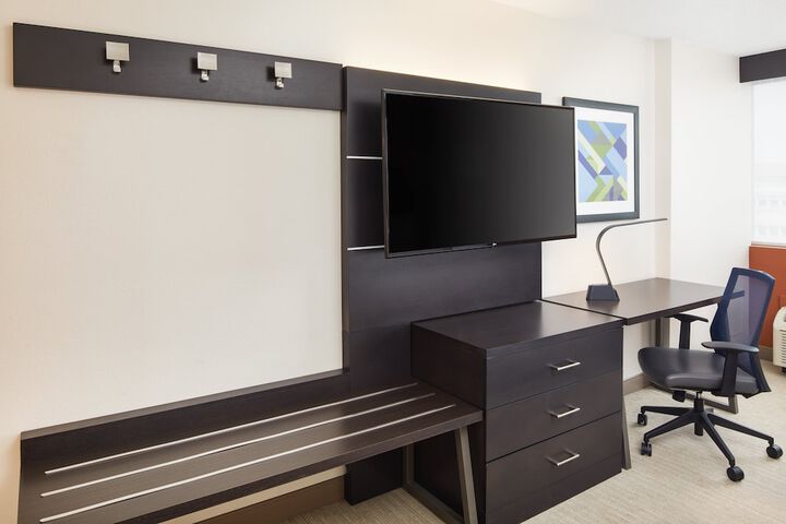Room 32 of 56