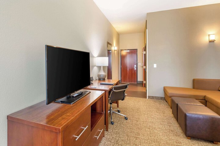 Room 10 of 42