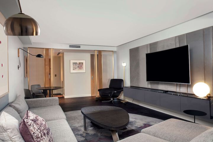 Room 43 of 111
