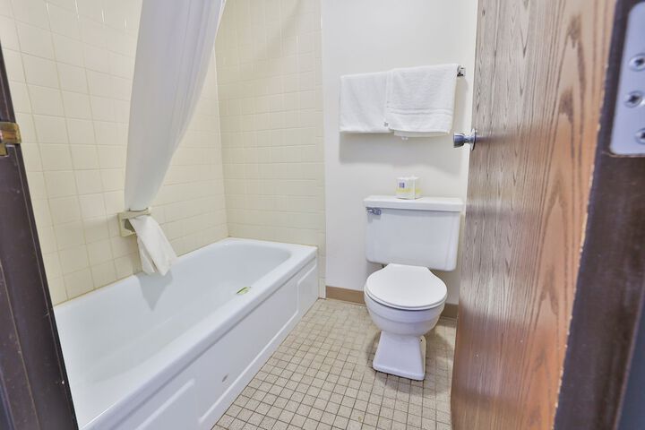 OYO Hotel Pipestone MN Canterbury Park