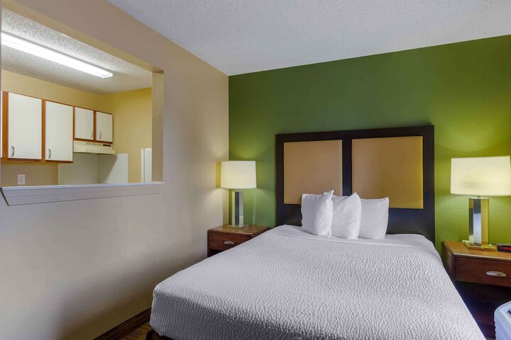 Room 21 of 32